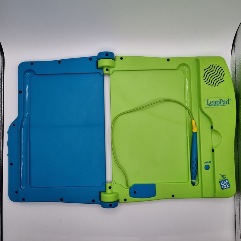 LeapFrog LeapPad Learning System w/booklets missing cartridges gallery