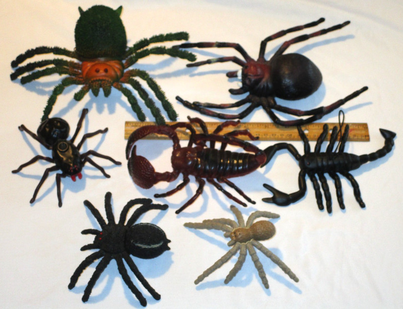 Halloween Decor Lot of 5 Large Spiders + 2 Vinyl Scorpions; Arachnid Toys, Sonic