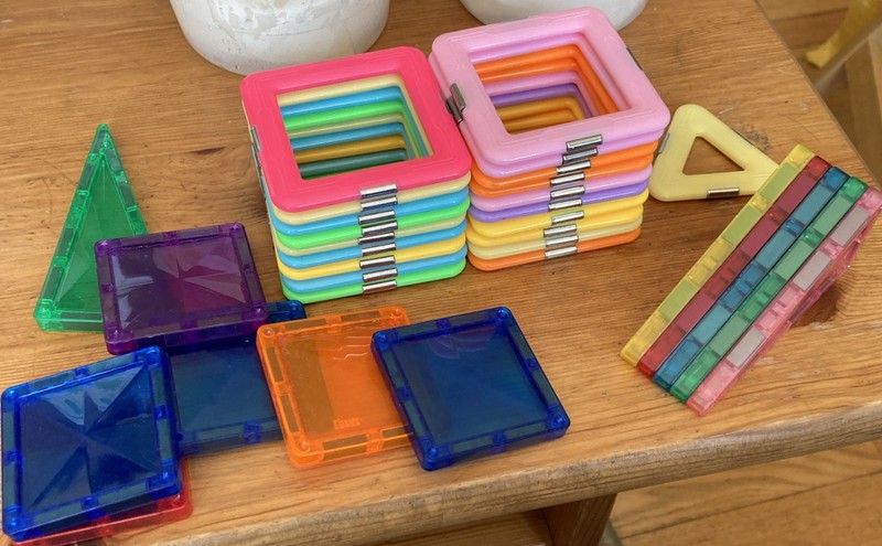 Lot of 32 Magnetic Tiles Different Colors/types Early Learning