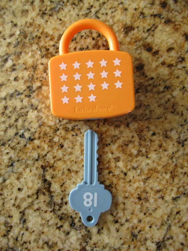 LAKESHORE LEARNING - 18 eighteen - UNLOCK IT NUMBER MATCH LOCK + KEY gallery
