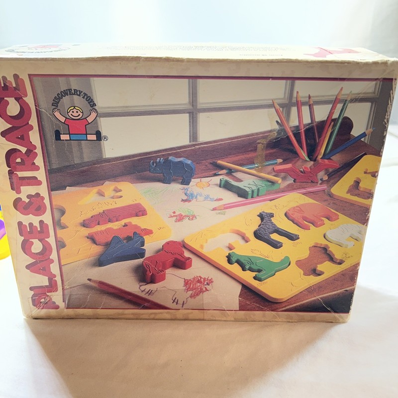 VINTAGE 1984 DISCOVERY TOYS PLACE & TRACE PLASTIC SHAPE PUZZLE BOXED SET 3 TRAYS