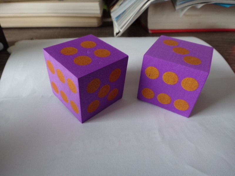 Pair of Purple and Gold 1.5″ Square foam Dice use for Games Math Counting