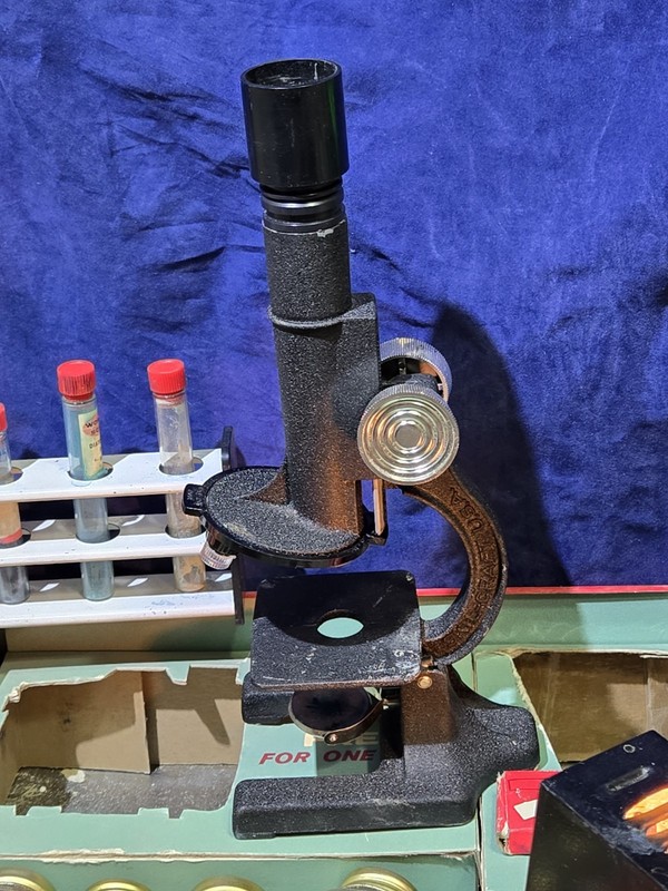 Vintage Skil-Craft Microscope Lab #420 Metal Case Lionel Chemcraft Chemistry Set gallery