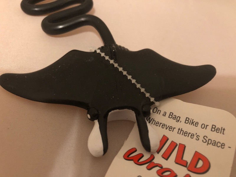 NEW- Safari Ltd Wild Wraps Atlantic Manta Ray 1997 gallery