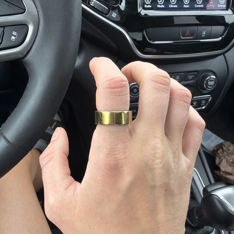 Ultra Human Ring Air, Gold, 7, used works perfectly, comes with charging dock