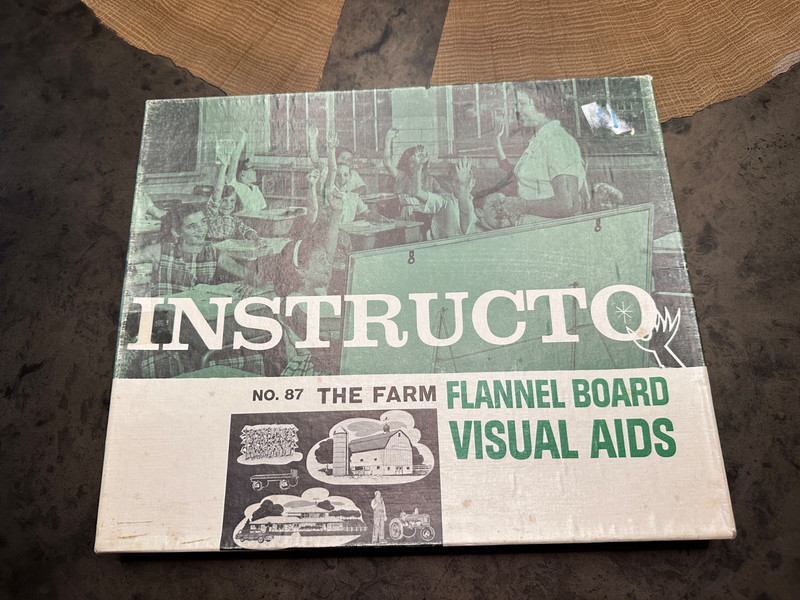 VTG INSTRUCTO FLANNEL BOARD VISUAL AIDS THE FARM TEACHING AIDS