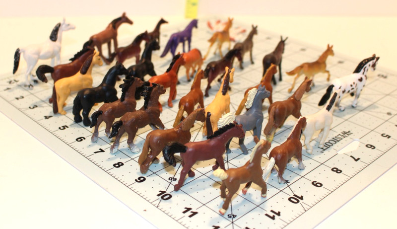 Huge Herd of 30 Plastic Rubber Horses, 17 Safari Ltd, Kid core, China, Etc gallery