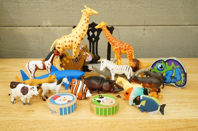 Mixed Toy Lot Hard Plastic & Wood Animals Africa Giraffe Fish Shark Bug Horses