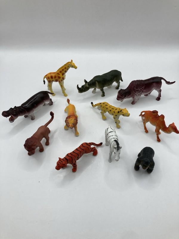 Vintage Lot Of 11 Zoo Safari Wild Animal Toys Hard Plastic All Approx 2″ Tall
