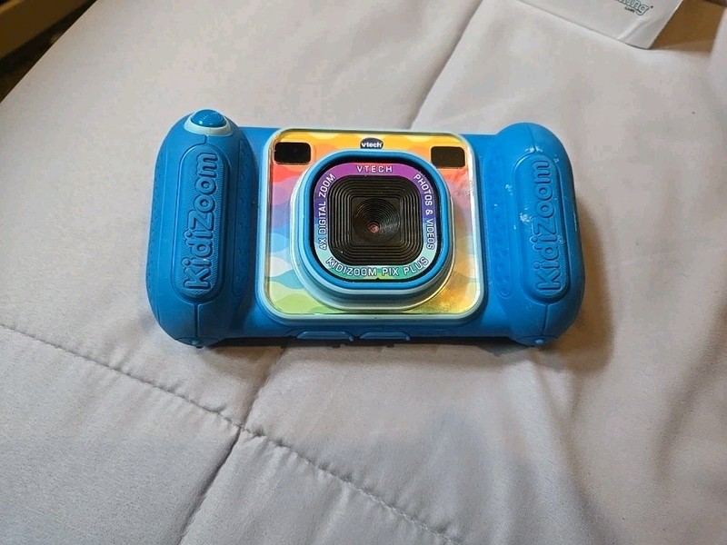 VTech KidiZoom Kids Digital Camera Pix Plus, Blue (3-8 Years) 4x Digital Zoom.