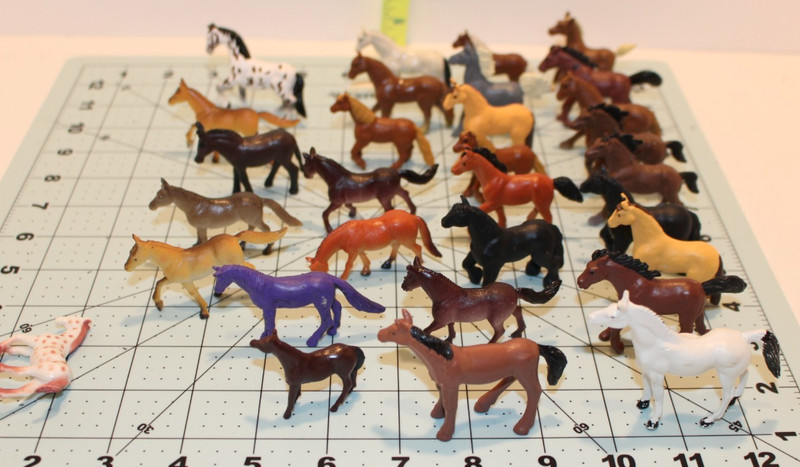 Huge Herd of 30 Plastic Rubber Horses, 17 Safari Ltd, Kid core, China, Etc gallery