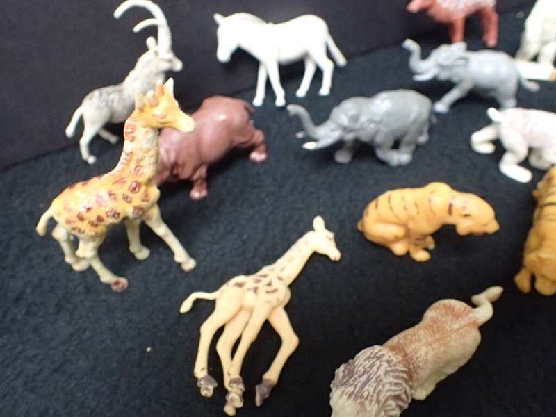 Vintage Small Plastic Rubber Zoo Jungle Wild Animal Toy Figures Lot 12 gallery