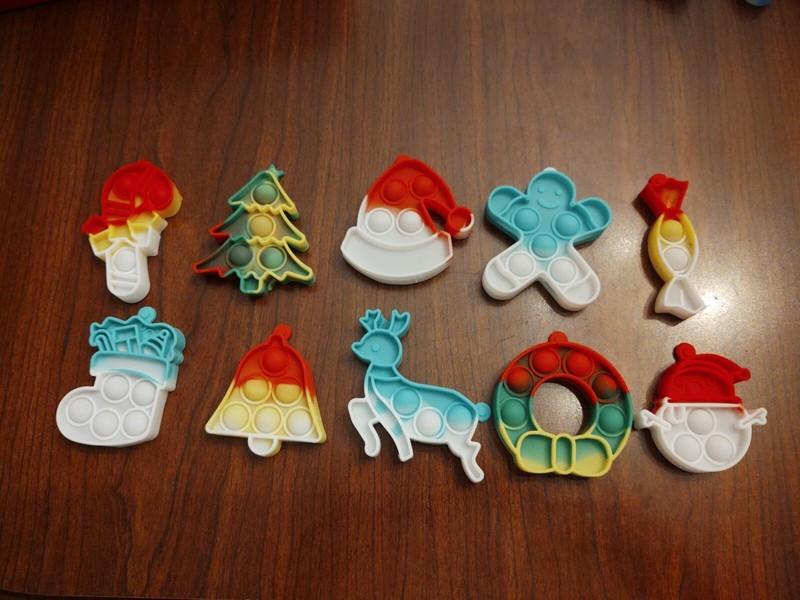 10 Pcs Christmas Holiday Keychains Popit Fidget Toy Popper Mini Bubble Sensory gallery