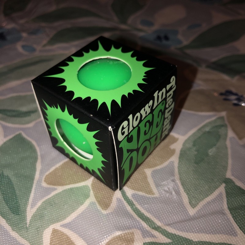 REAL GENUINE: NeeDoh Squishy Nee doh Glow in dark original stress BALL GREEN