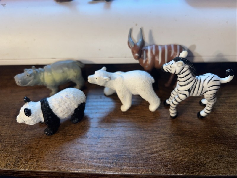 Safari Ltd Mini Animal Figures Lot Of 5 Polar & Panda Bear, zebra, Hippo, Bongo
