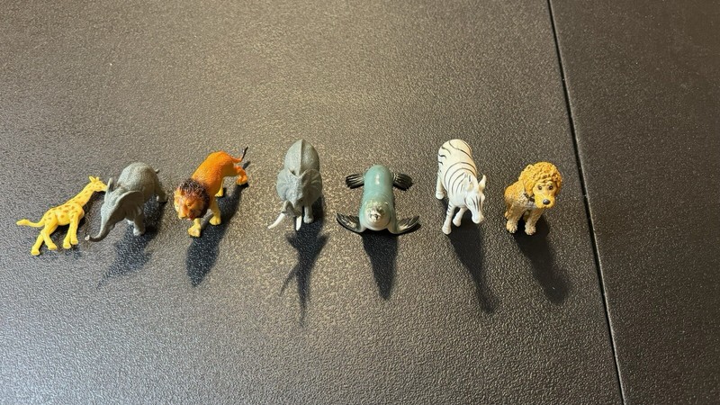 LOT OF PLAY-SET JUNGLE ZOO ANIMALS!