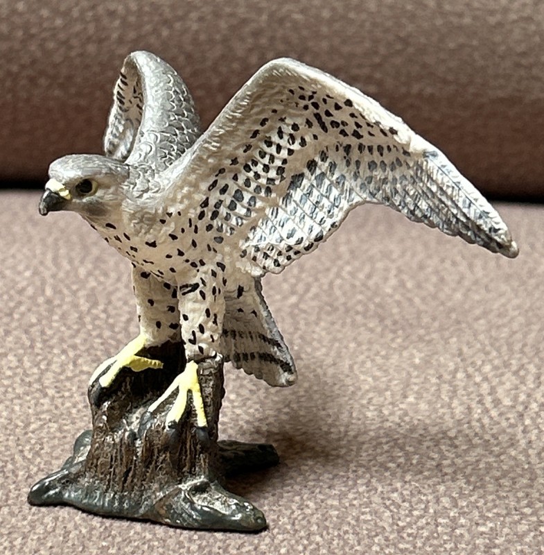 Schleich PEREGRINE FALCON Bird Wildlife Animal Figure 2011 Retired Lot 14633 gallery