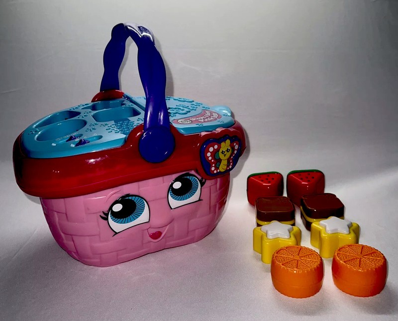 LeapFrog Shapes and Sharing Picnic Basket, Role Play Toy for Infants.