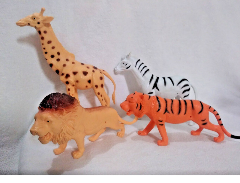 Lot of 4 Plastic Toy Safari Preserve Zoo Wild Jungle Animals Mixed Lot