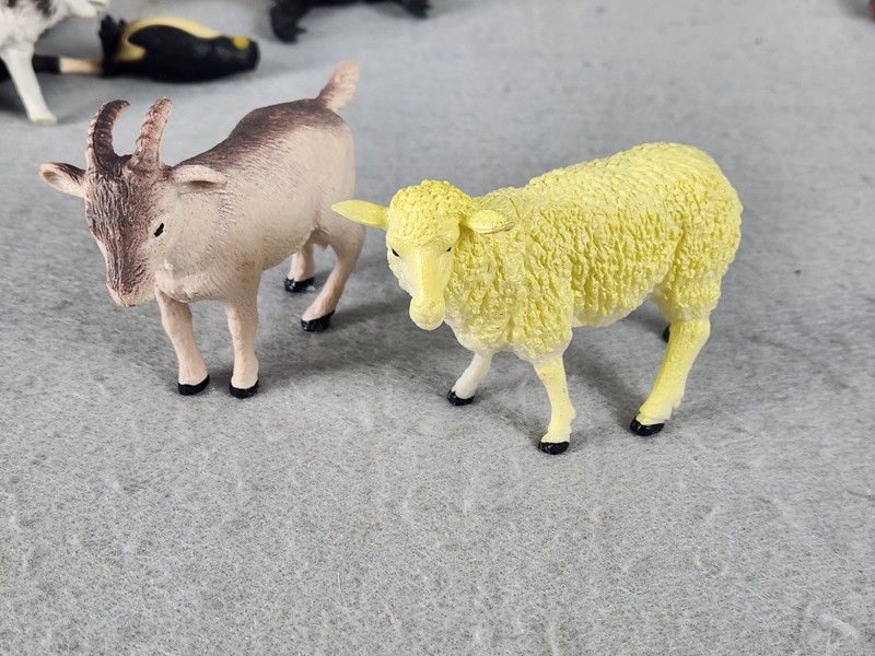 Lot 21 Animal Figures Farm Zoo Horses Mixed Papo Mojo Collectible + Generic Toys gallery