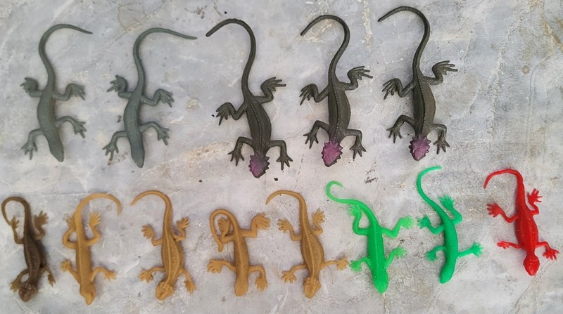 Lizard 🦎 Minis Toy Lot – 5 vinyl Lizards 3″ & 8 Rubber Stretch Lizards 2″