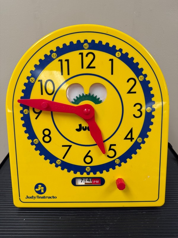 Judy/Instructo 1999 Vintage Original Judy Clock J34001 Digital & Analog Rare