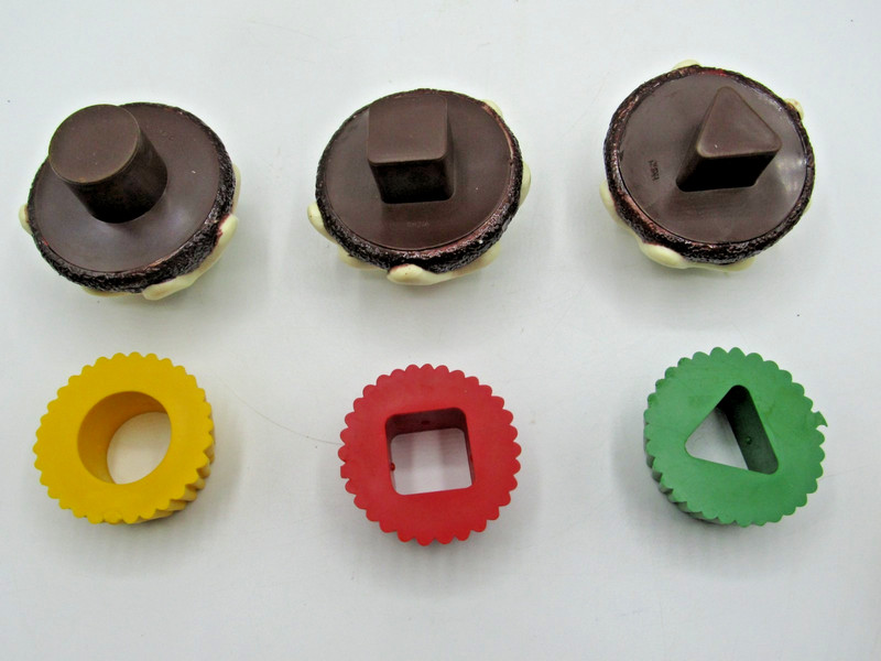 Discontinued Melissa & Doug Learning Resources Shape Sorting Cupcakes with Pan gallery