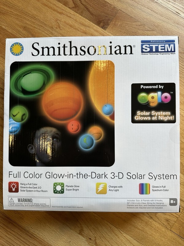 Smithsonian 3D Glow In The Dark Solar System Set, Full Color STEM – New!