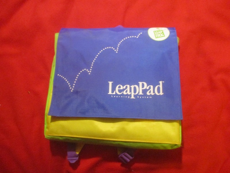 Leap Frog LeapPad 2001 Learning System w/ 6 Books, 8 Cartridges + Case