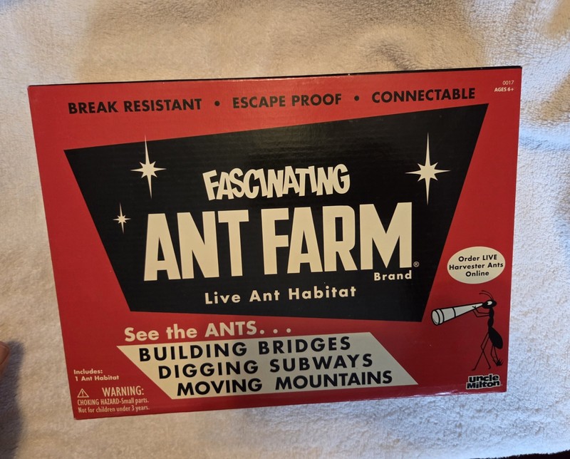 UNCLE MILTON ANT FARM Live Habitat Insect Bug School NEW/ Unused Cool Item Bugs