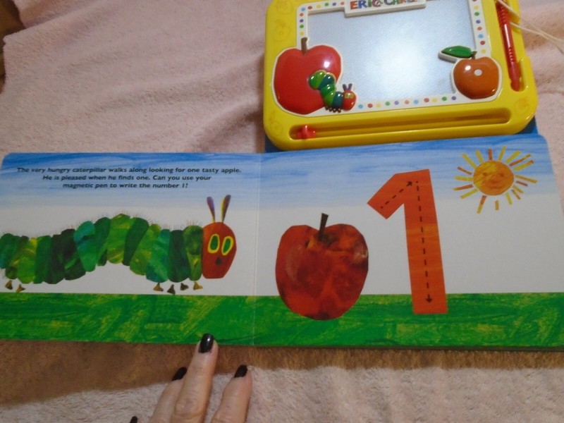 The World of Eric Carle Learn to Count 22 Page Magnetic Drawing Kit gallery