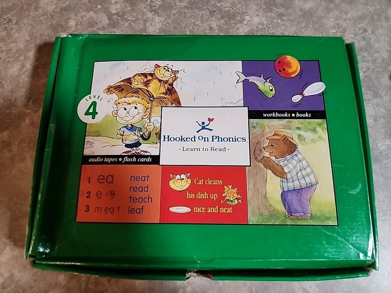Vtg Level 4 Hooked on Phonics Homeschooling Audio Tape Flash Cards Books