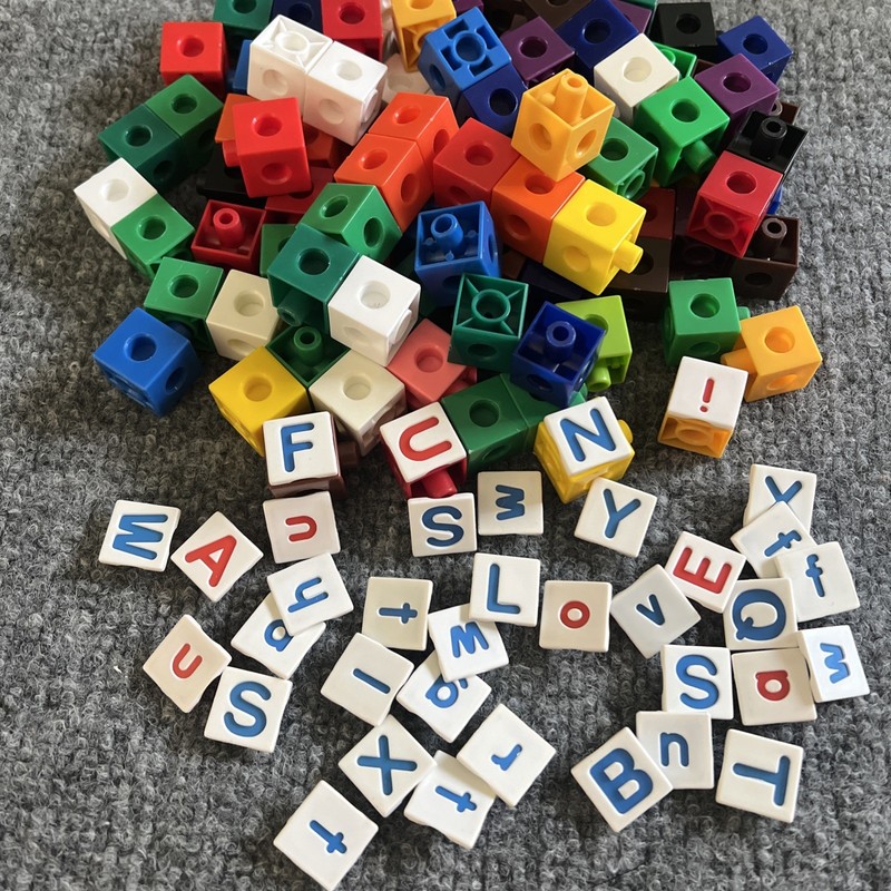 Snap Blocks Pop Cubes Plastic Math Linking Learning Tools Lot 100+ABC 35 Pieces