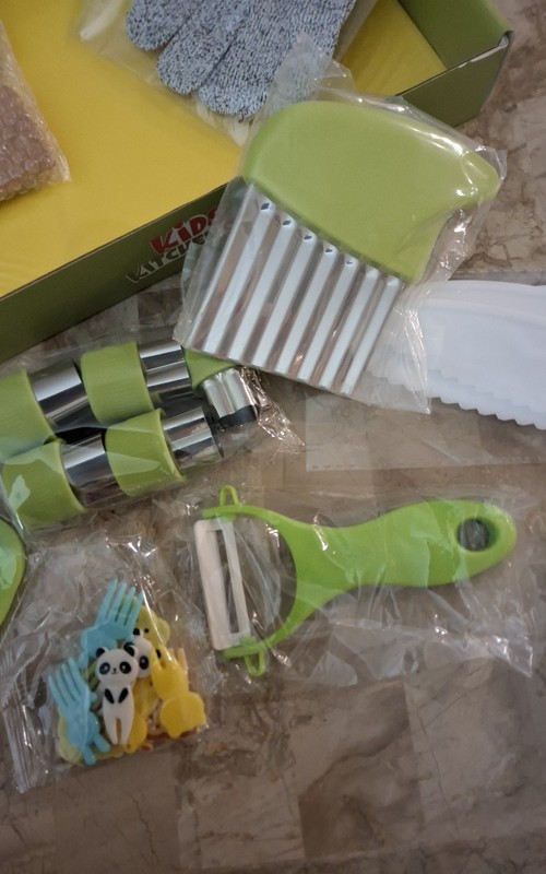 Child-Safe 28-Piece Kitchen Set Ages 2-10 Teaches Lifelong Essential Skills gallery