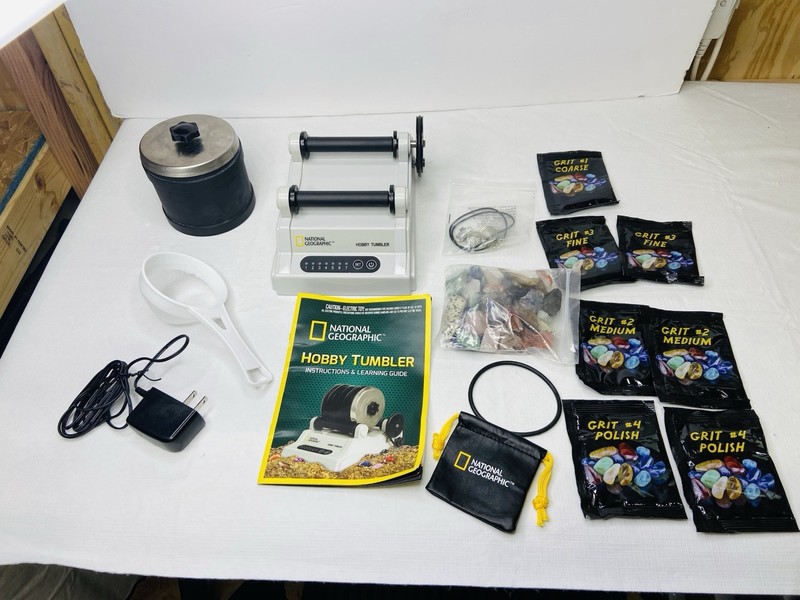 National Geographic Rock Tumbler Kit – Hobby Edition Includes Rough Gemstones