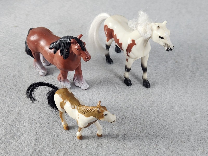 Lot 21 Animal Figures Farm Zoo Horses Mixed Papo Mojo Collectible + Generic Toys gallery