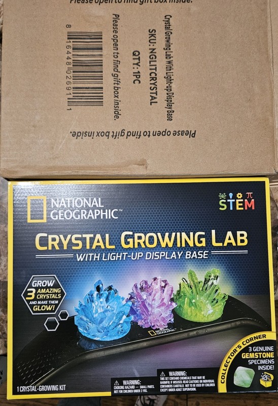 NATIONAL GEOGRAPHIC Crystal Growing Kit -3 Vibrant Crystals & Light-Up Stand NEW