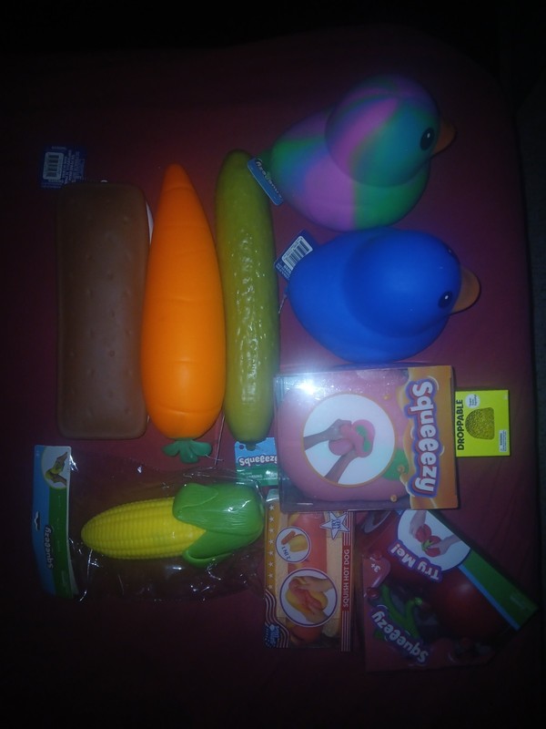 Sunny Days And Squeeezy Lot Of 10!! Hotdog, Ice Cream, Corn, Peach, Ducks,cherry