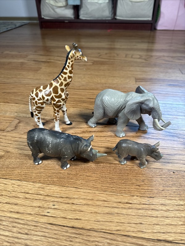 Safari Ltd Lot Of 4 Elephant Giraffe Rhino Large
