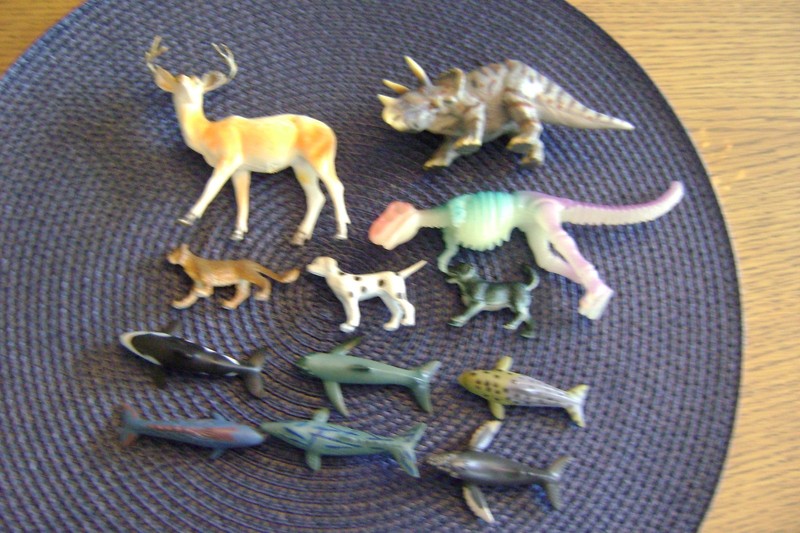 LOT 12 PCS WHALES, DINOSAURS, & ANIMALS PLASTIC TOYS