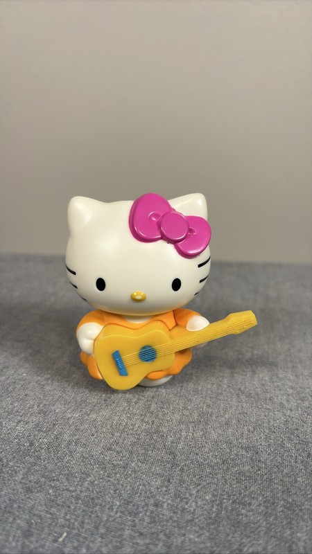 Sanrio Hello Kitty Music Guitar Kitty Figure