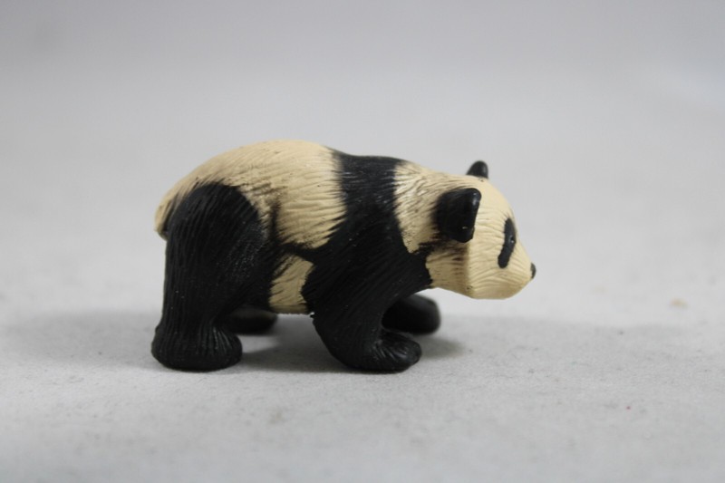 ANIMAL FIGURE K&M GIANT PANDA BEAR MINI 2" LONG FOREST ZOO WILDLIFE DIORAMA TOY gallery