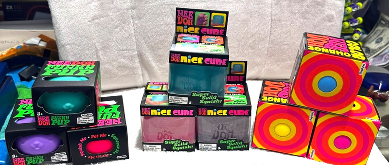 TikTok Schylling NeeDoh~Color Change*Funky Pups*Nice Cube~Bundle of 9