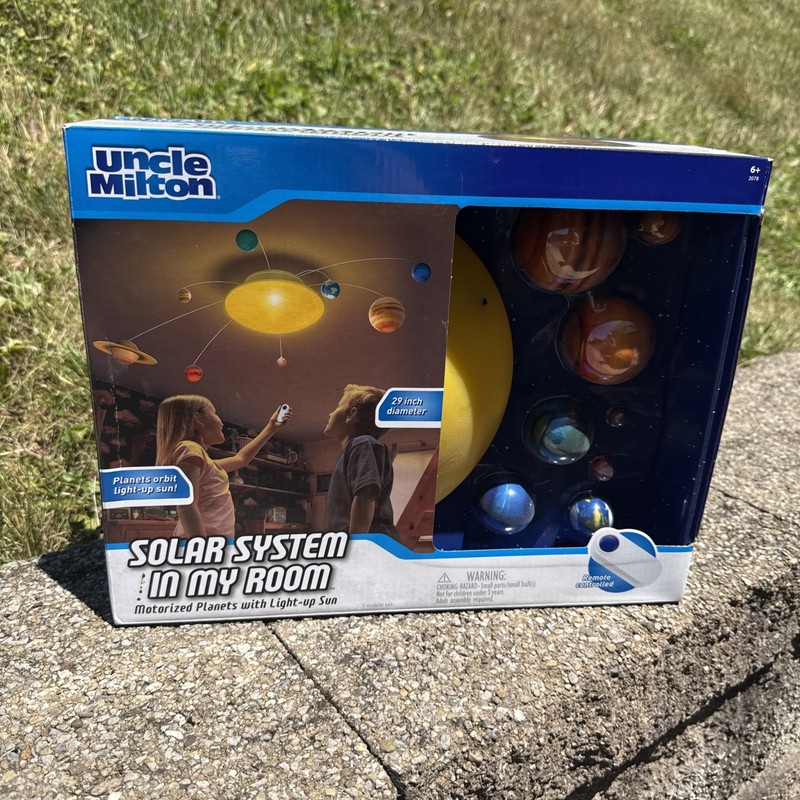 Uncle Milton Solar System In My Room Light Up Sun Motorized Ceiling Mount Remote