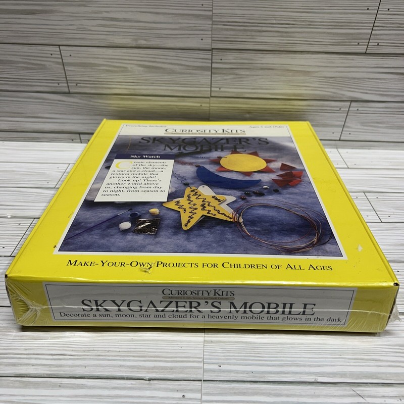 NEW ~ Curiosity Kits ~ Skygazer’s Mobile ~ Sky Watch ~ Glow in Dark Science Kit gallery