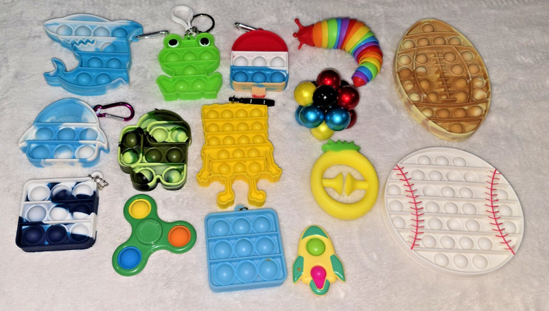 Lot Of 15 Fidget Toys Poppers Spinners Among Us Spongebob Stocking Stuffers