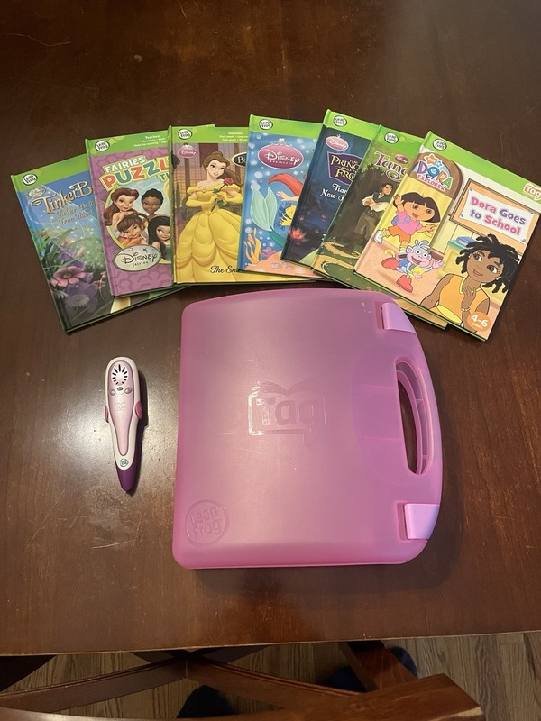 LeapFrog Tag Reading System with Case and 7 Books Tested Working